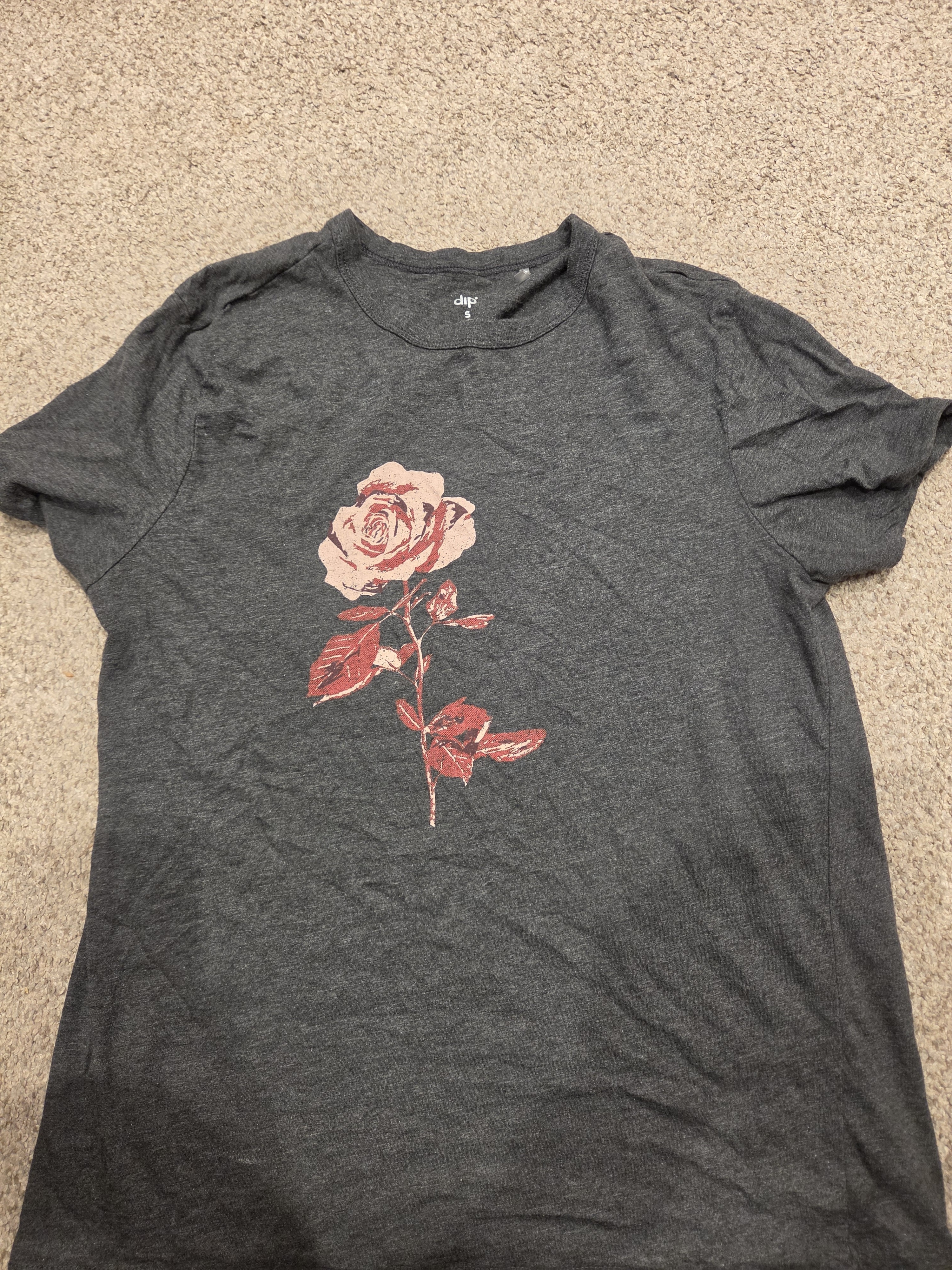 Dip Charcoal Gray Short Sleeve Tee With Pink And Red Rose Graphic
